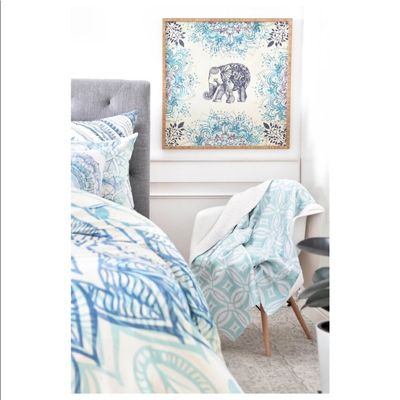 Khristian A Howell Sherpa Fleece Throw Blanket - Picture 2 of 3